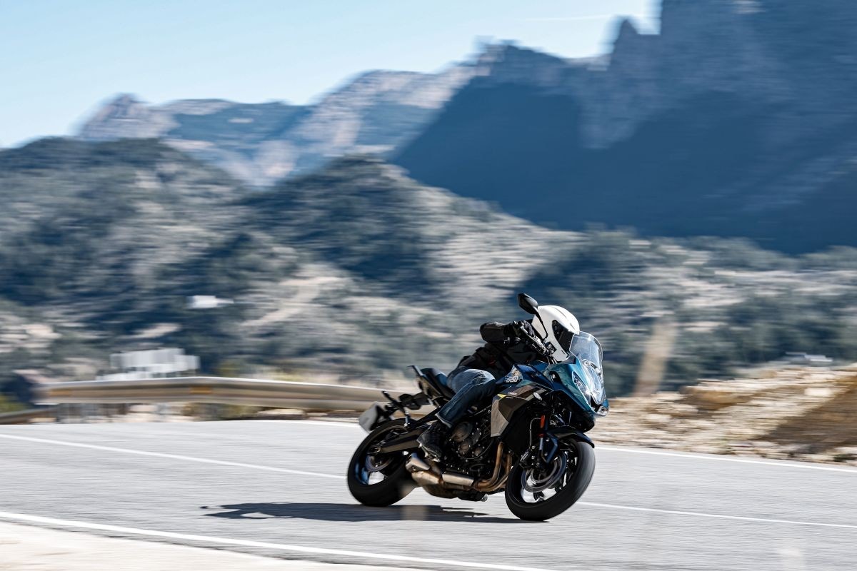 La prova della Triumph Tiger Sport 660 e della giacca Acerbis Ramsey Vented Long- -DueruoteTG #265